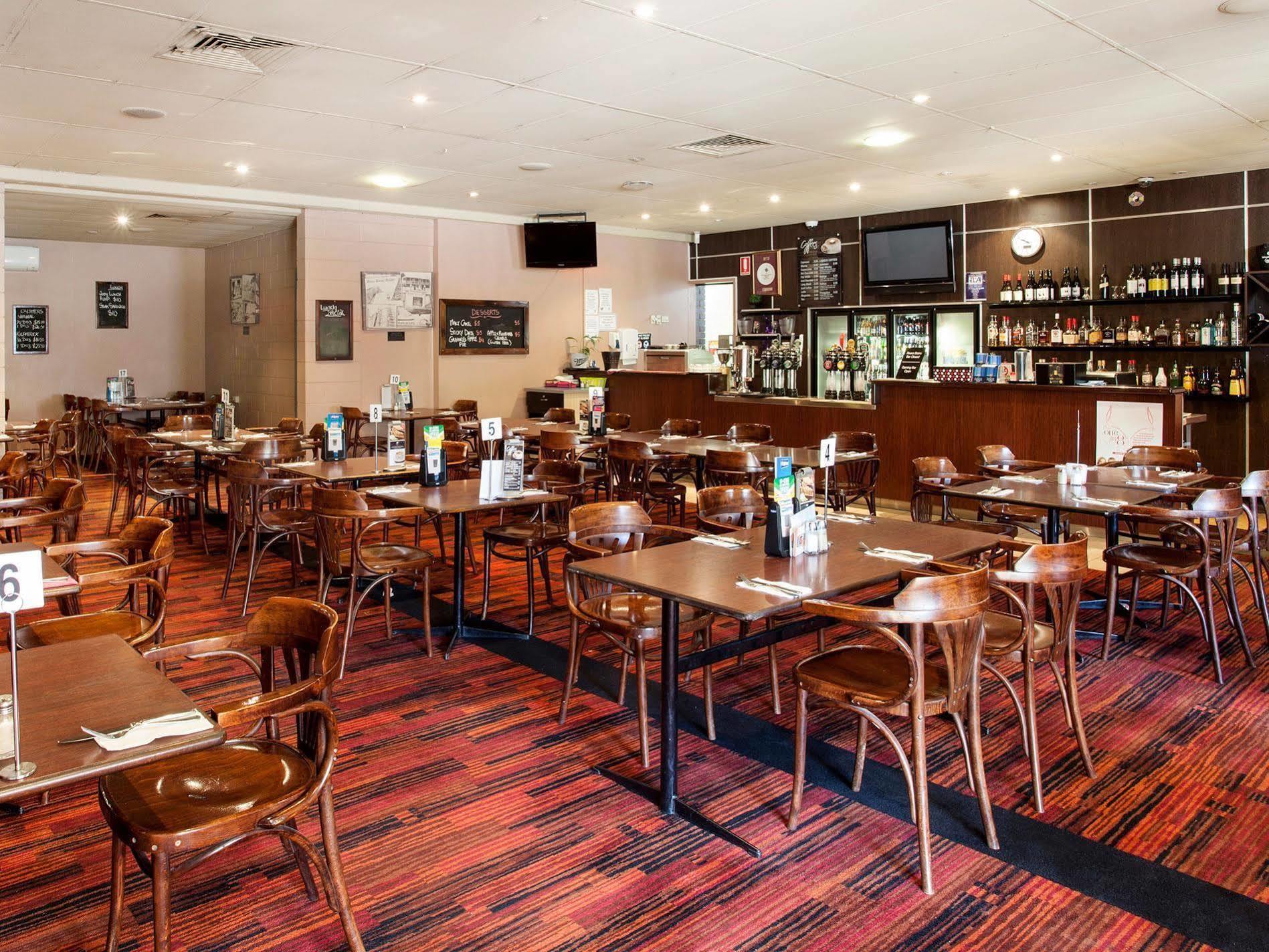 Upper Ross Hotel Townsville Buitenkant foto