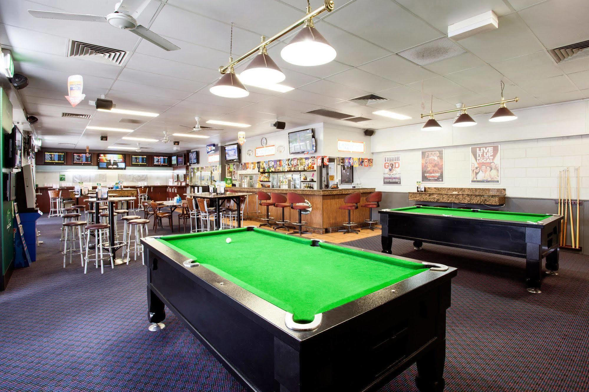 Upper Ross Hotel Townsville Buitenkant foto
