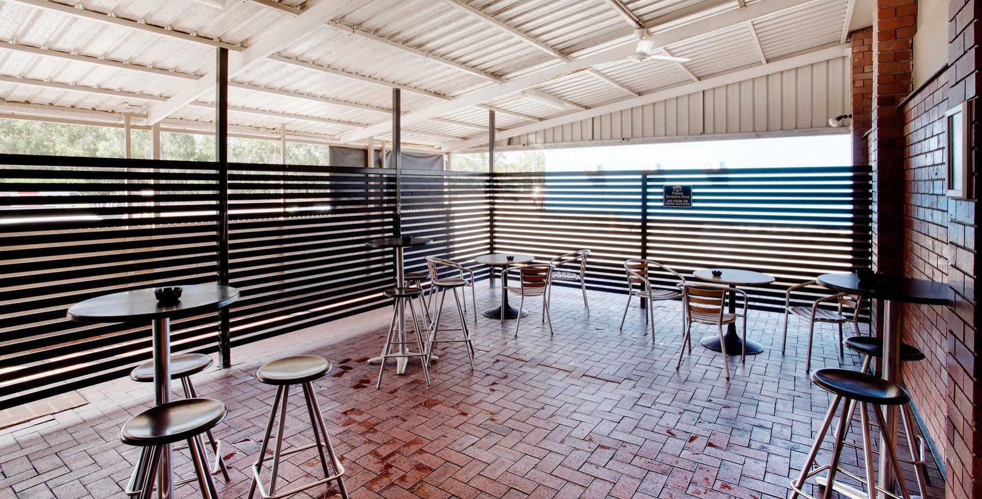 Upper Ross Hotel Townsville Buitenkant foto